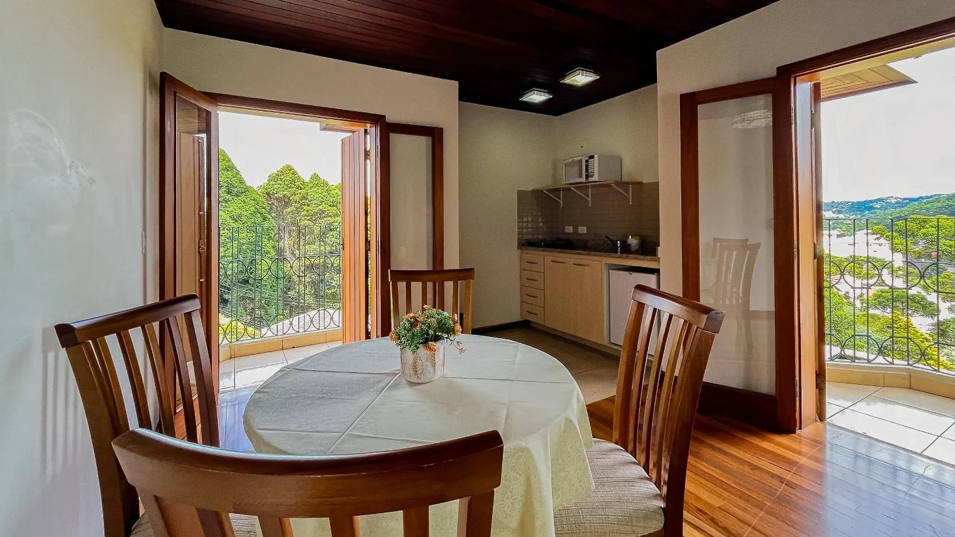 Pousada Victoria Villa By Nacional Inn - A 800 Metros Da Vila Capivari Campos do Jordão