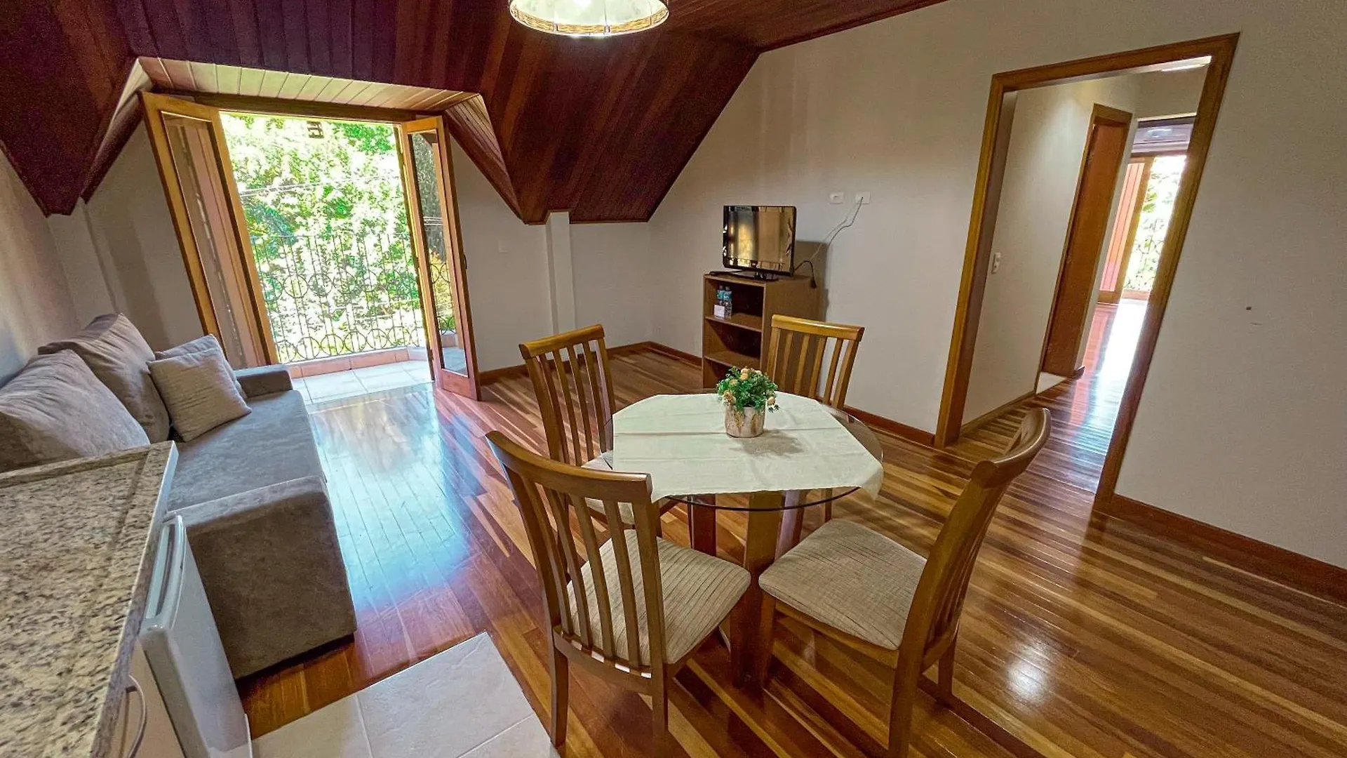 Pousada Victoria Villa By Nacional Inn - A 800 Metros Da Vila Capivari Campos do Jordao